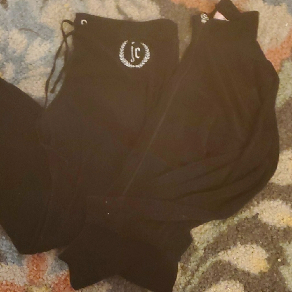 In new conditions. Two piece Juicy Couture outfit